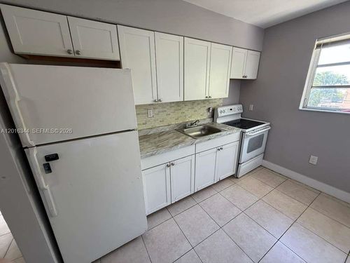 6-1646 Nw 2nd St, Miami, FL, 33125-5527 | Card Image