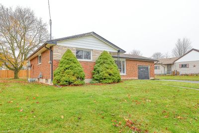 253 Evelyn Ave, House other with 3 bedrooms, 1 bathrooms and 5 parking in Ingersoll ON | Image 2