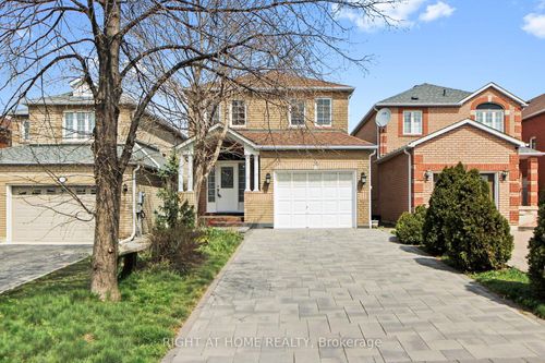 38 Rosanna Cres, Maple, ON, L6A2T3 | Card Image