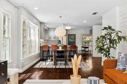 1006 E 38th 1/2 St, Austin, TX, 78751-5219 | Card Image