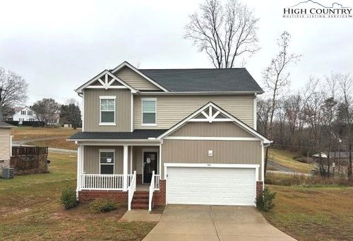586 30th Avenue Cir Ne, Hickory, NC, 28601-9340 | Card Image