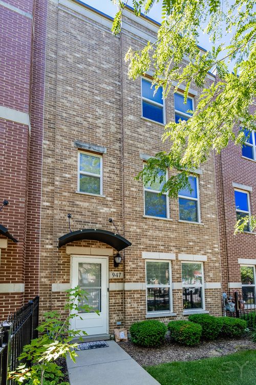 947 W 36th St, CHICAGO, IL, 60609-1534 | Card Image