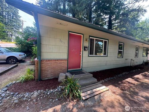 3915 Burwell St, Bremerton, WA, 98312-3506 | Card Image