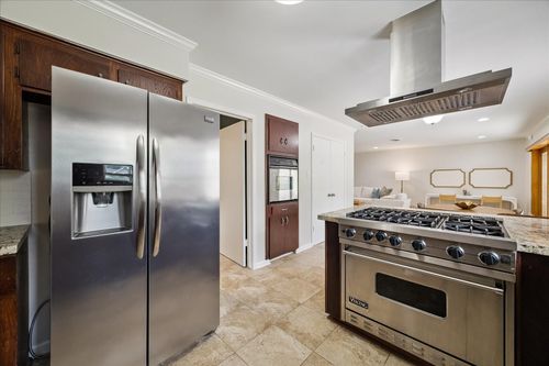9777 Larston St, Houston, TX, 77055-6144 | Card Image