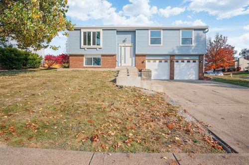 500 Meade Dr, Coraopolis, PA, 15108-9639 | Card Image