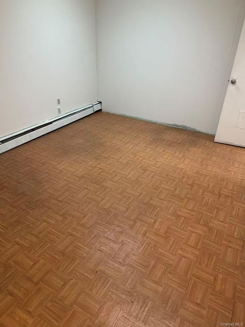 3f-3707 Main Street, New York, NY, 11354 | Card Image