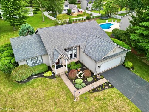 347 Deer Creek Trl, Cortland, OH, 44410-2606 | Card Image