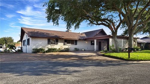 2204 Cape Mccan St, Rockport, TX, 78382-3612 | Card Image
