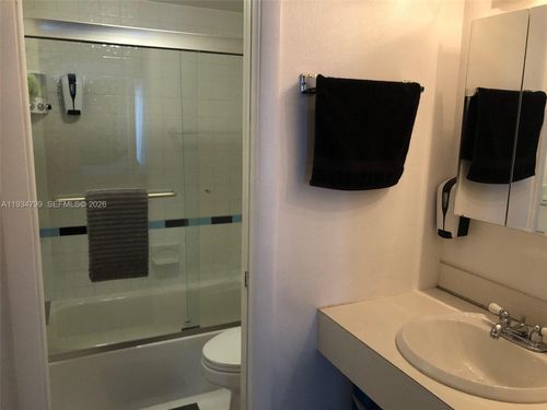 apt-203-3642 Ne 171st St, North Miami Beach, FL, 33160-3048 | Card Image