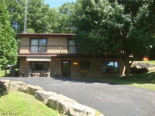 4285 Mineral City Zoar Rd Ne, Mineral City, OH, 44656-8988 | Card Image