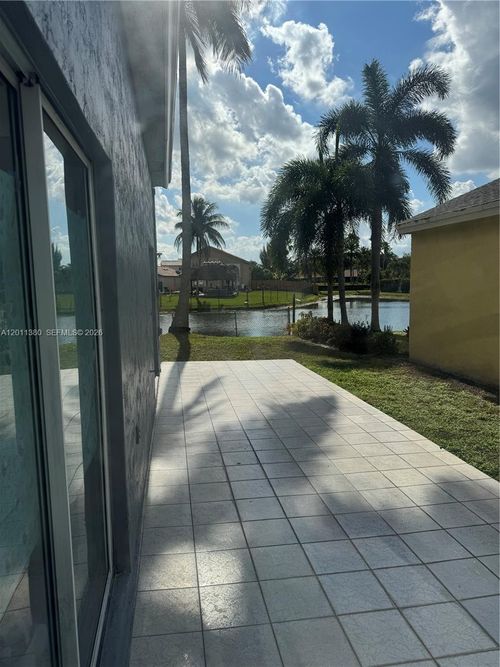 366 E Riverbend Dr, Sunrise, FL, 33326-2227 | Card Image
