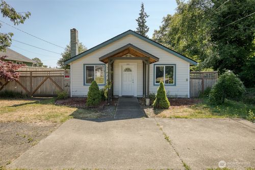 121 W Marion St, Aberdeen, WA, 98520-7716 | Card Image