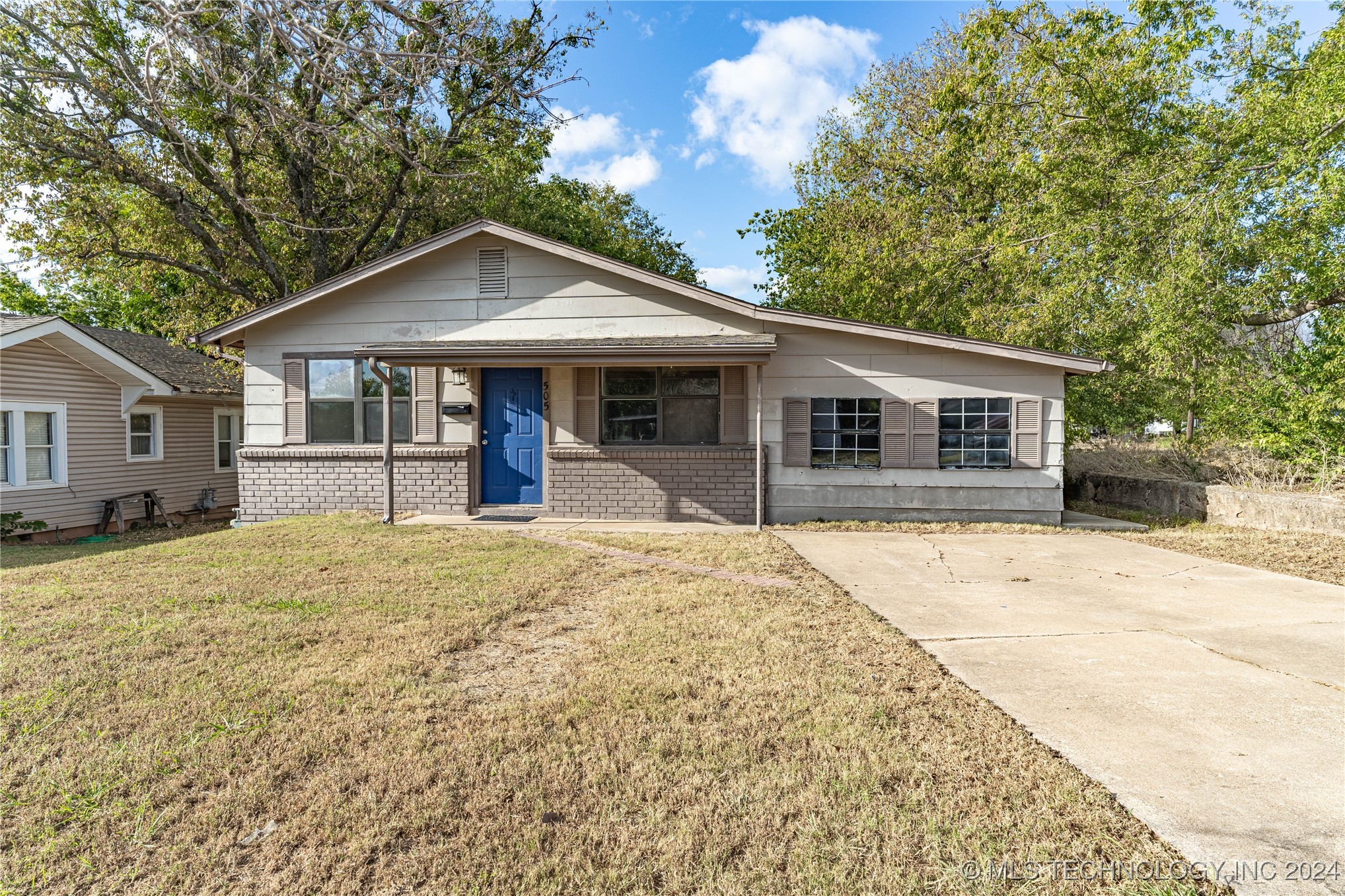 8th Ave, Bristow, OK 74010