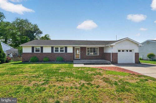 77 Harmony Rd, Gibbstown, NJ, 08027-1510 | Card Image