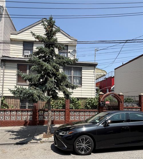 5745 57th Rd, Maspeth, NY, 11378-2202 | Card Image