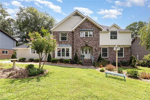 4407 Oak Hollow Dr, High Point, NC, 27265-9662 | Card Image