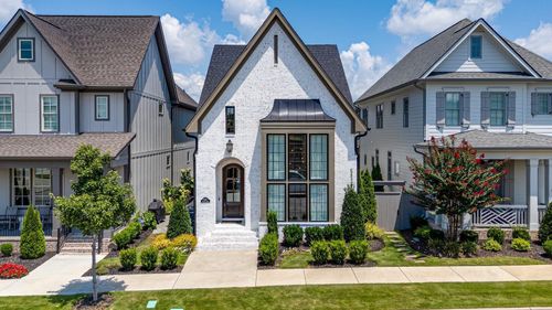 9423 Purbeck Ln, Ooltewah, TN, 37363-1711 | Card Image