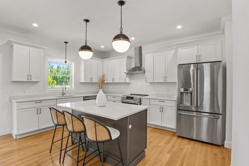 8 Brattle St, Wilmington, MA, 01887-3507 | Card Image