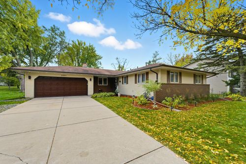 2001 Woods Ln, Burnsville, MN, 55337-1153 | Card Image