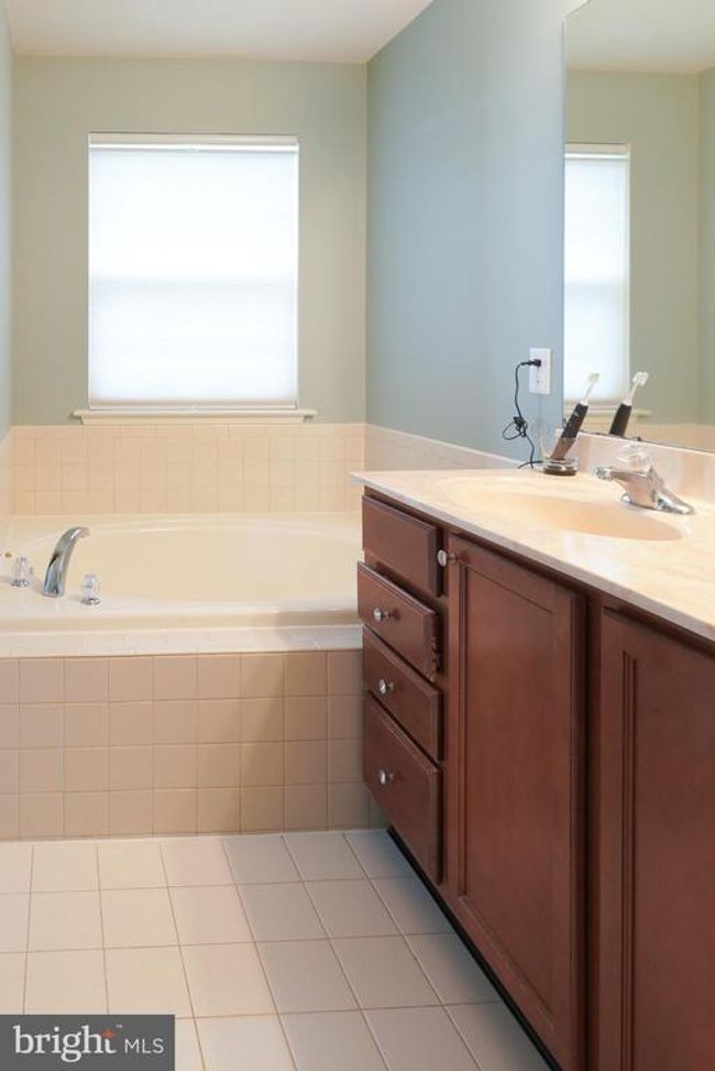 124 Meadow Cir, Townhouse with 3 bedrooms, 3 bathrooms and null parking in Mays Landing NJ | Image 27