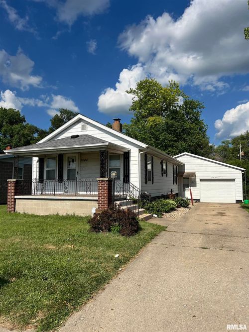 3044 S 11th St, Springfield, IL, 62703-4103 | Card Image