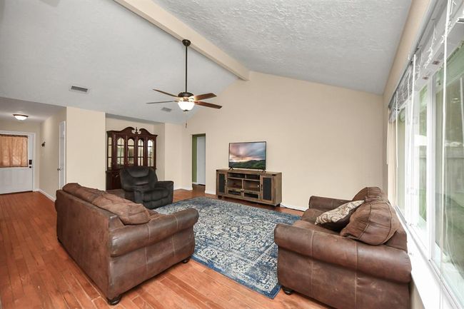 5822 Walnutgate Dr, House other with 3 bedrooms, 2 bathrooms and 2 parking in Spring TX | Image 11