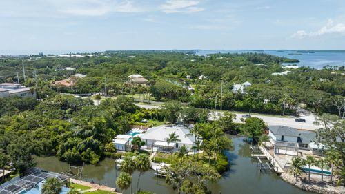 649 E Causeway Blvd, Vero Beach, FL, 32963-2229 | Card Image