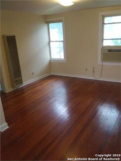 4-221 W Magnolia Ave, San Antonio, TX, 78212-2981 | Card Image