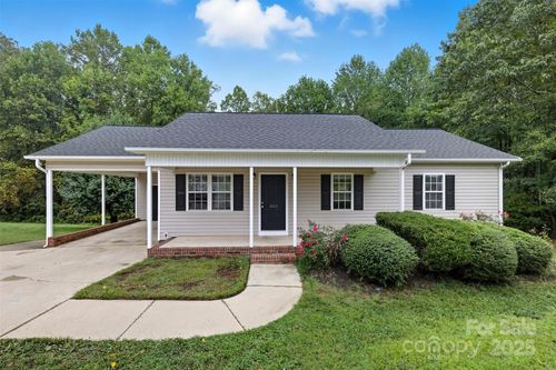 1015 E Academy St, Cherryville, NC, 28021-9367 | Card Image