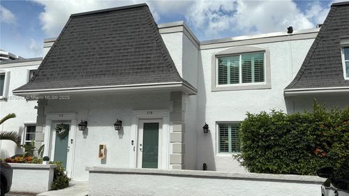 715 Ne 27th Ave, Hallandale Beach, FL, 33009-2944 | Card Image