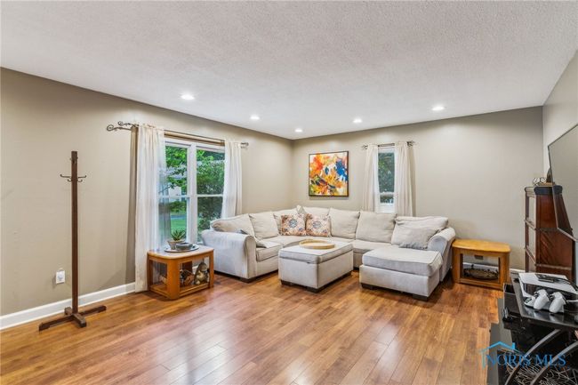 6727 Pelton Dr, House other with 3 bedrooms, 2 bathrooms and 2 parking in Whitehouse OH | Image 10