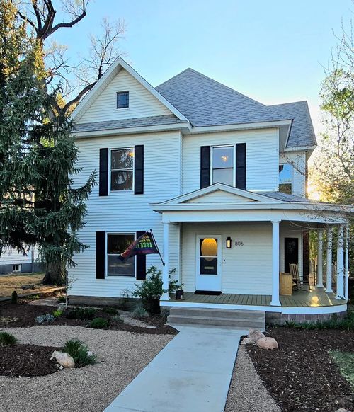 806 Colorado Ave, La Junta, CO, 81050-2424 | Card Image