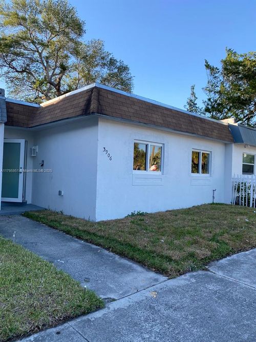 3906-3906 Nw 207th Street Rd, Miami Gardens, FL, 33055-1143 | Card Image