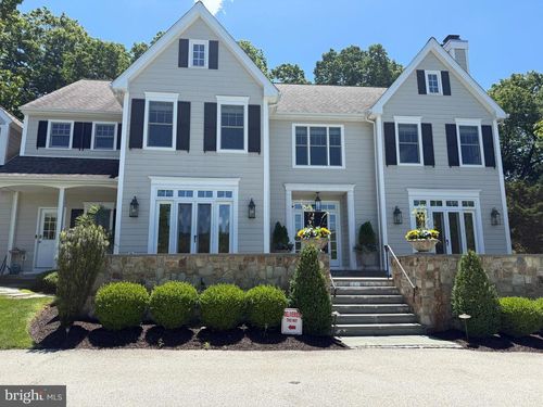 640 Narcisi Ln, WAYNE, PA, 19087-2238 | Card Image