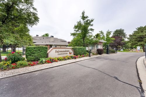 6870 S 800 E, Midvale, UT, 84047-1429 | Card Image