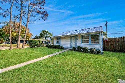 3122 Fern St, Pasadena, TX, 77503-1353 | Card Image
