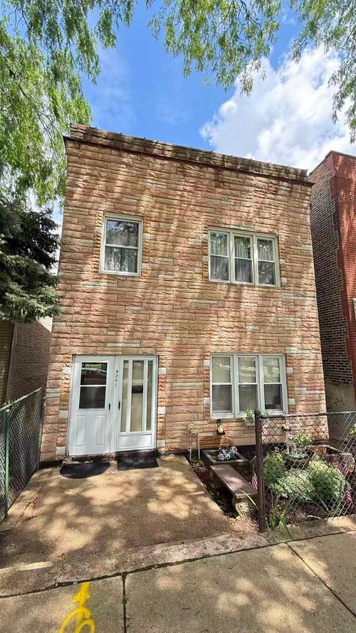 906 W 36th Street, Chicago, IL, 60609 | Card Image