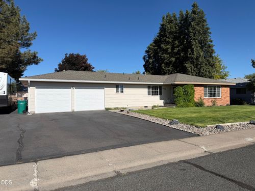 4429 Sycamore Dr, Klamath Falls, OR, 97603-8154 | Card Image