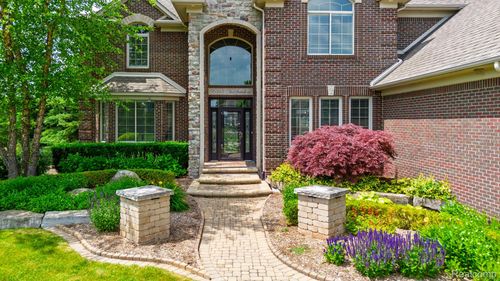 56343 Via Serbelloni, Macomb, MI, 48042-1025 | Card Image