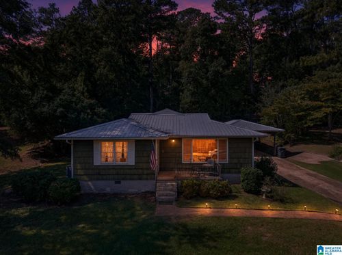 506 Caroline Dr, Weaver, AL, 36277-3715 | Card Image