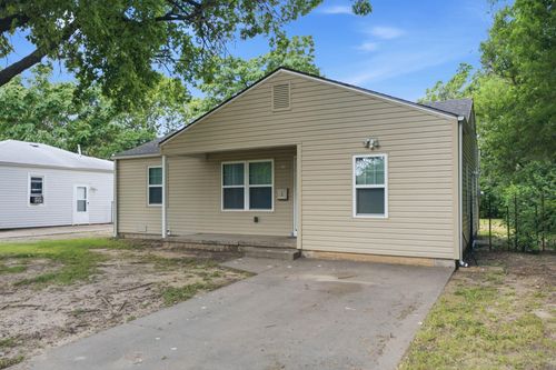 2113 S Glenn St, Wichita, KS, 67213-3127 | Card Image