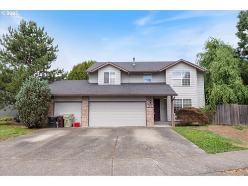 6417 Se Maple St, Hillsboro, OR, 97123-8240 | Card Image