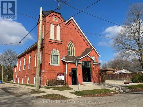 {{alt}} | Card Image