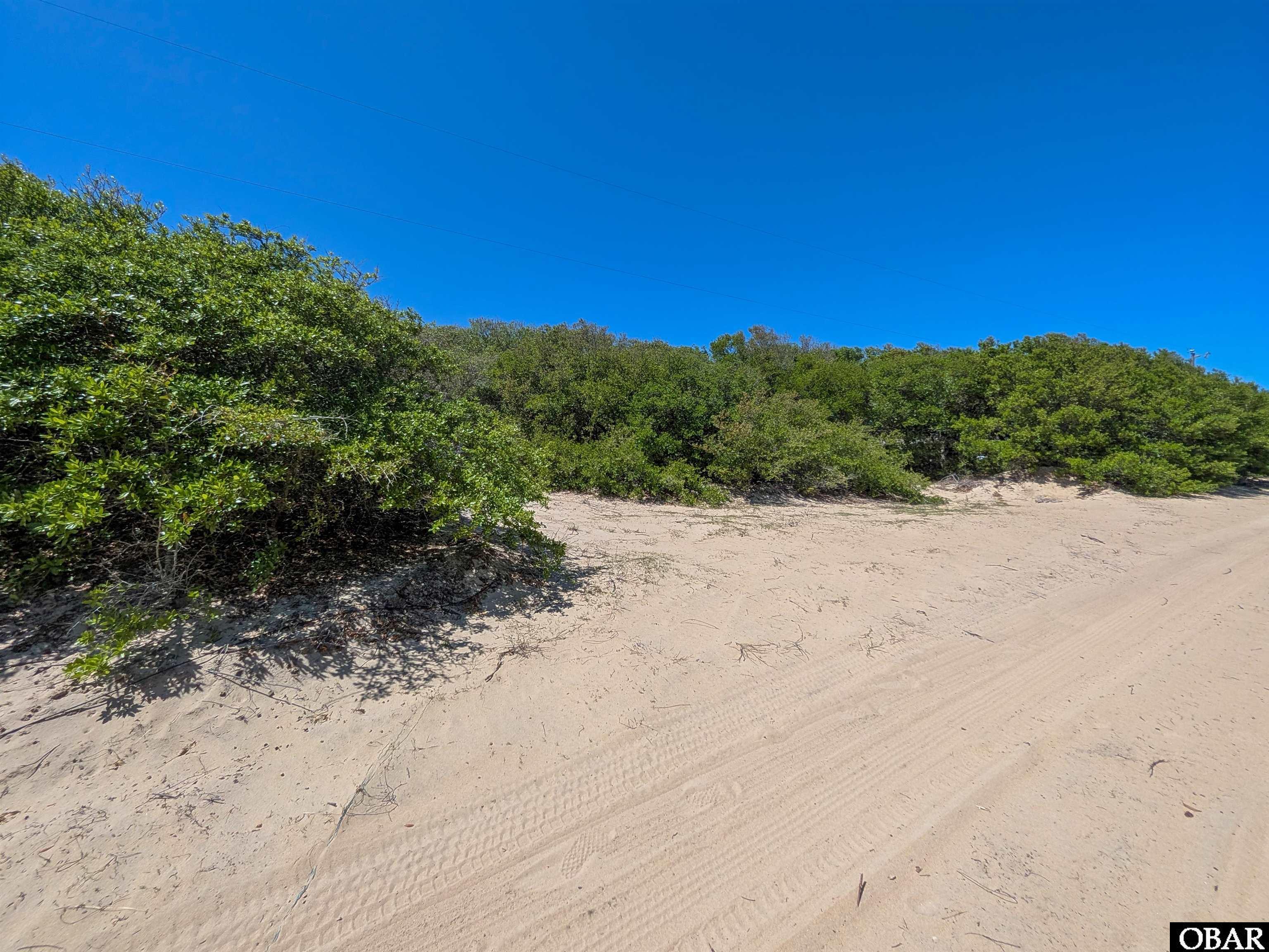 Land in Corolla 5