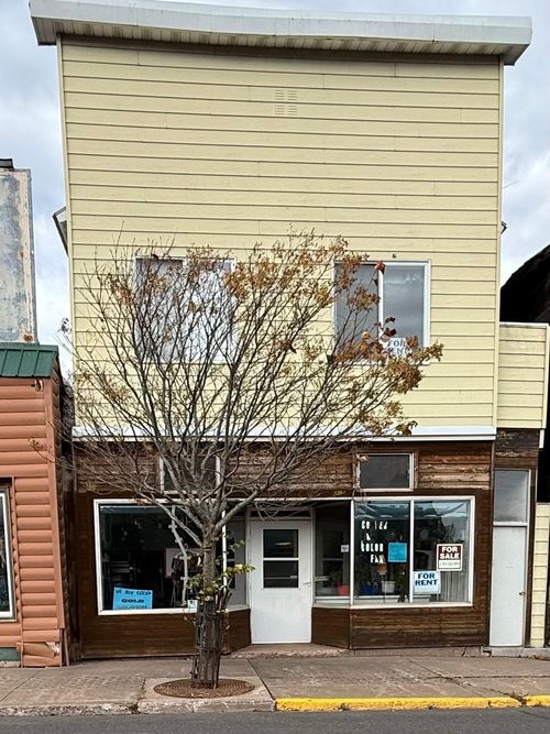 122 W Aurora St, Ironwood, MI, 49938-2532 | Card Image