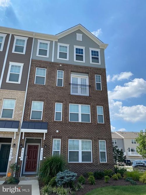 6925 Stoddert Ln, LANDOVER, MD, 20785-1967 | Card Image
