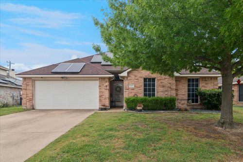 220 Chesterfield Circle, Waxahachie, TX, 75165 | Card Image