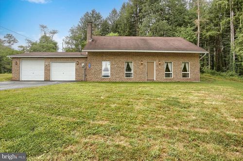 2201 Valley Rd, Marysville, PA, 17053-9732 | Card Image