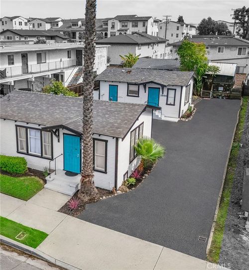 1842 Temple Ave, Signal Hill, CA, 90755-1115 | Card Image