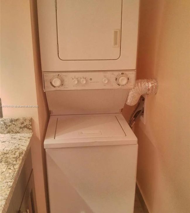 APT-406-1 - 11750 Sw 18 Th St, Condo with 2 bedrooms, 2 bathrooms and null parking in Miami FL | Image 8